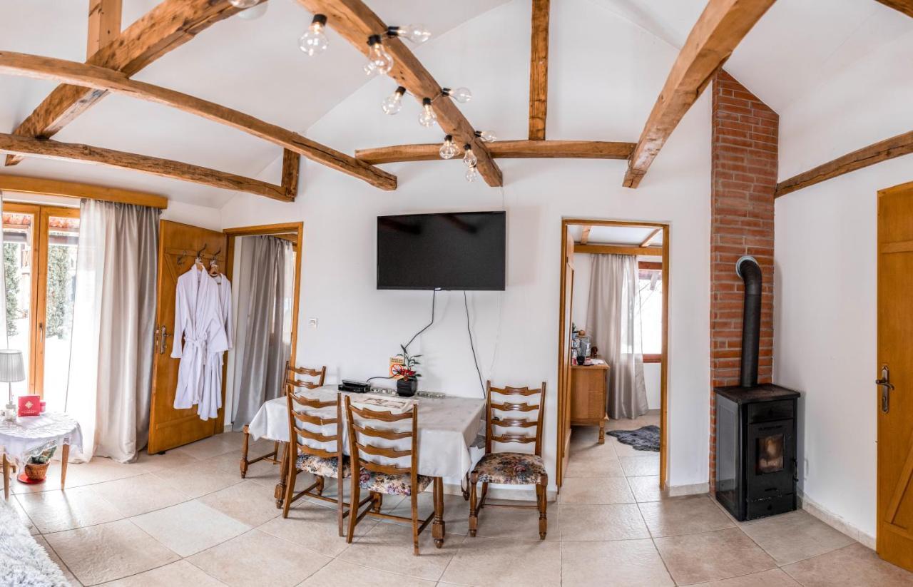 Apartmani Lunija Gornji Milanovac Esterno foto