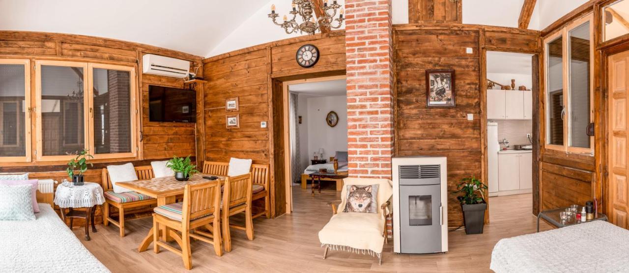Apartmani Lunija Gornji Milanovac Esterno foto