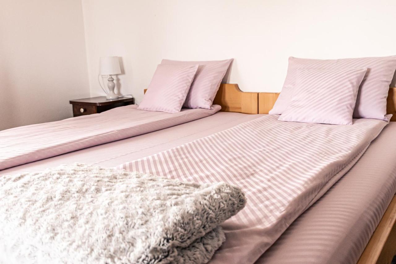 Apartmani Lunija Gornji Milanovac Esterno foto