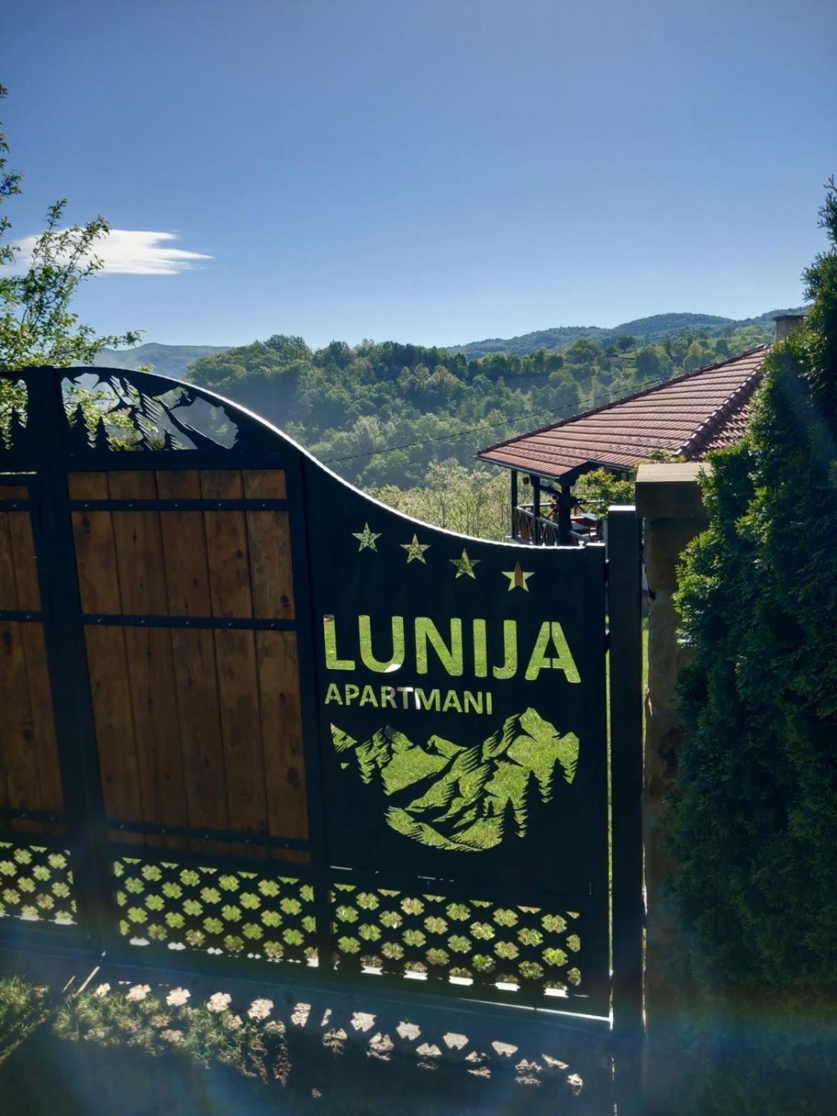 Apartmani Lunija Gornji Milanovac Esterno foto