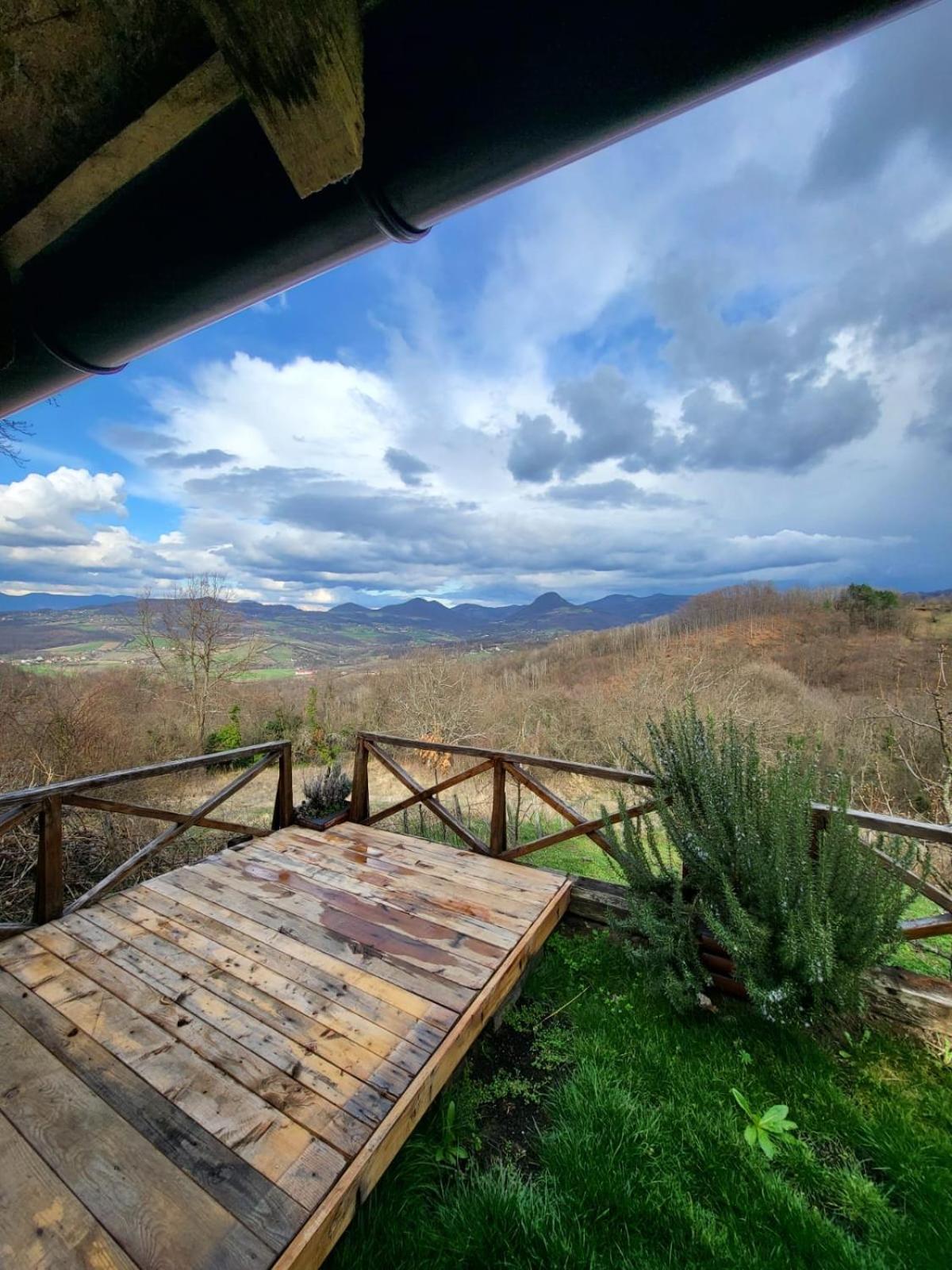 Apartmani Lunija Gornji Milanovac Esterno foto